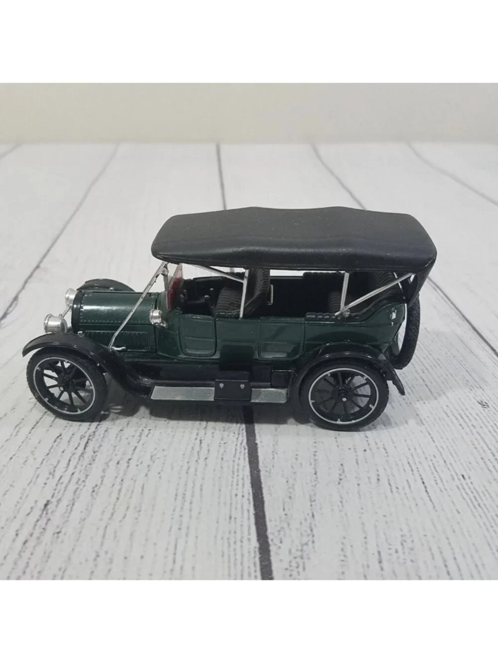 Signature 1913 Cadillac Touring Car  1:32 - DEFECT National Motor Museum
